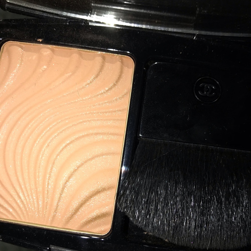Chanel Compact Makeup - Picture 3 of 5